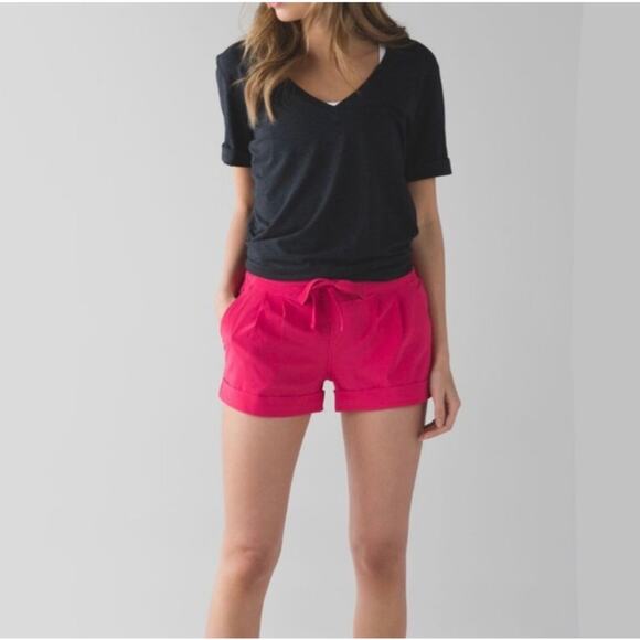 Lululemon Athletica Spring Break Away Short in Boom Juice Size 4 - Picture 1 of 13